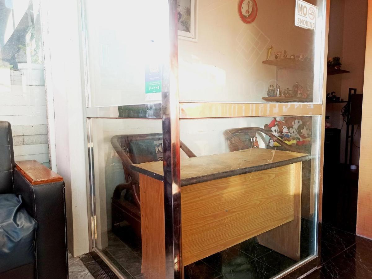 Oyo 3012 Coupis Guesthouse Syariah Pare Bagian luar foto